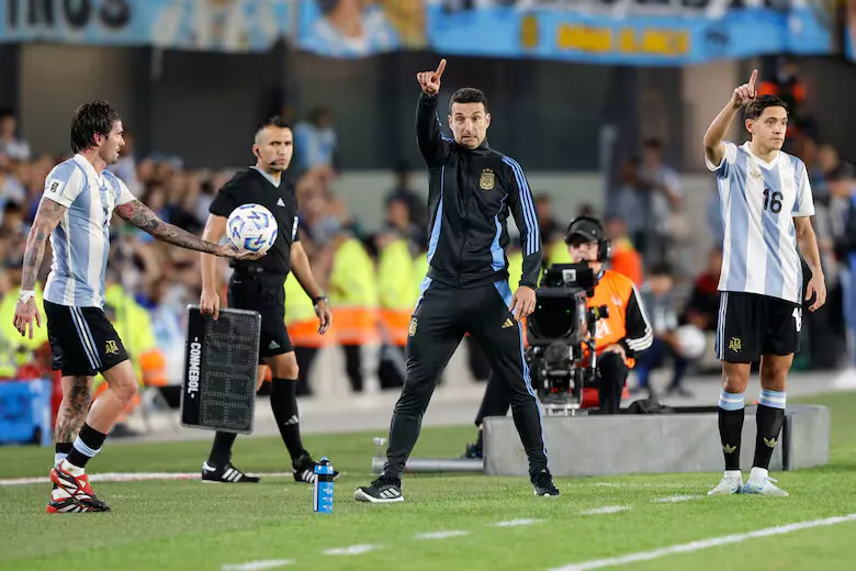 lionel-scaloni-el-padre-de-esta-criatura-GAGTFHUBYJCENJ2CCG2E7FA6PE