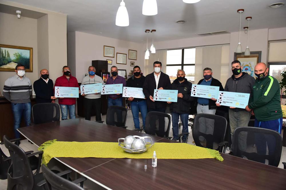 JUNIN-ENTREGA-DE-SUBSIDIOS-A-CLUBES-DEPORTIVOS-DE-LOS-DISTRITOS-5